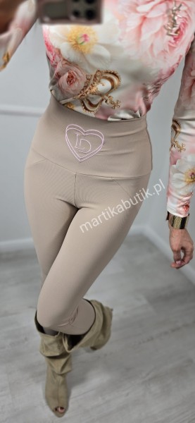 Legginsy prążek tył serduszko beż
