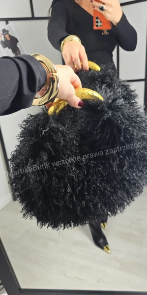 Torebka lama czarna ze złotą rączką